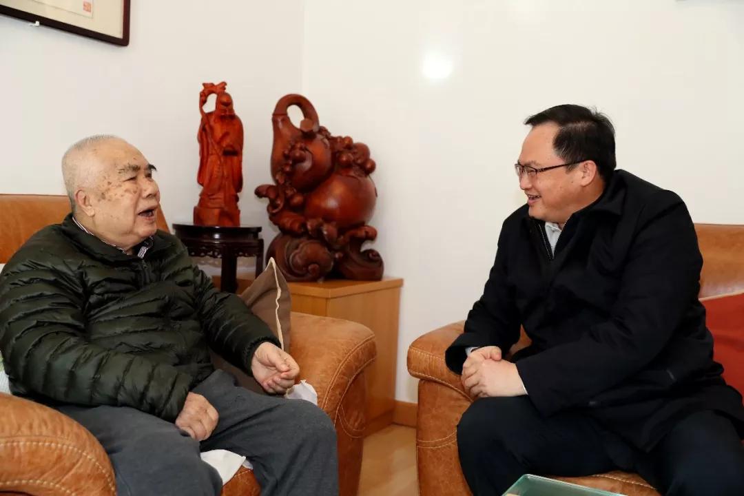 中国广东会贵宾厅集团党组成员走访慰问